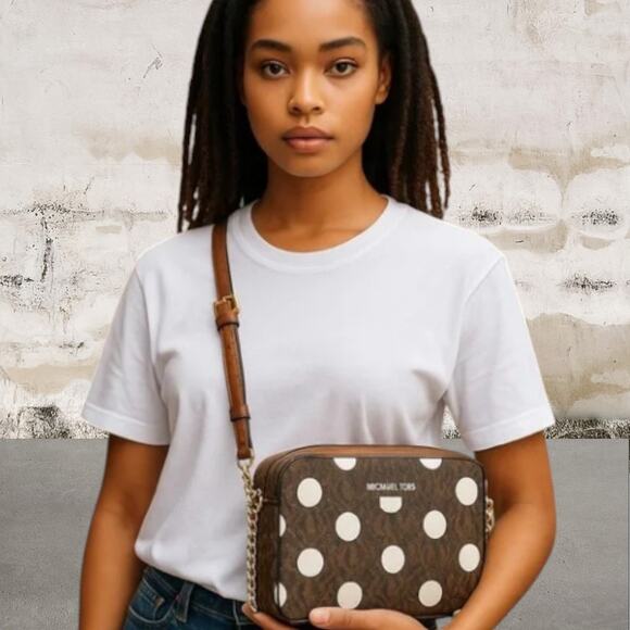 Giveaway #2 Michael Kors NWT Jet Set Polka Dot Signature Logo Crossbody Bag - Picture 1 of 5